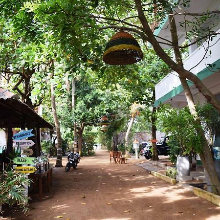 Rupa's Hotel Arugam Bay Bagian luar foto