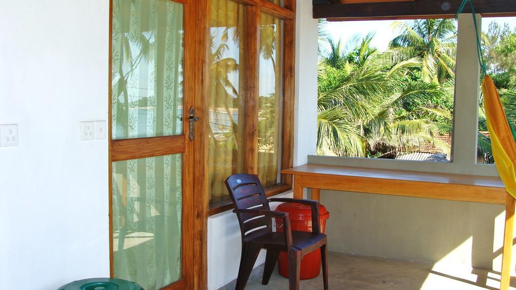 Rupa's Hotel Arugam Bay Ruang foto