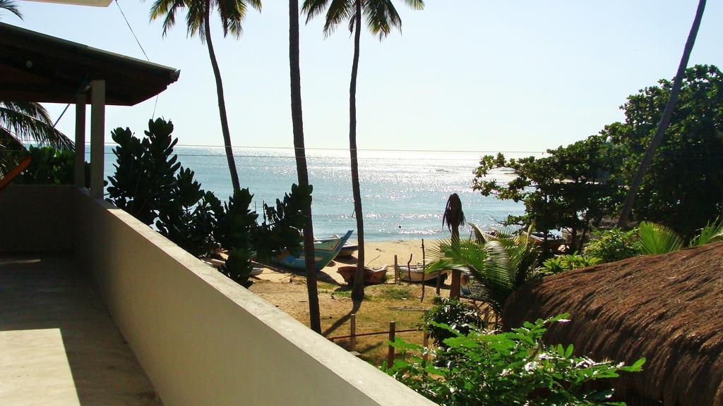 Rupa's Hotel Arugam Bay Ruang foto