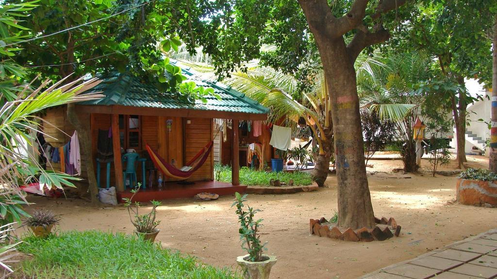 Rupa's Hotel Arugam Bay Ruang foto