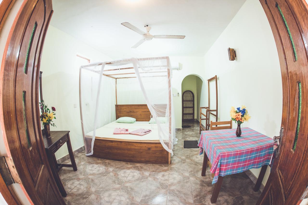Rupa's Hotel Arugam Bay Bagian luar foto