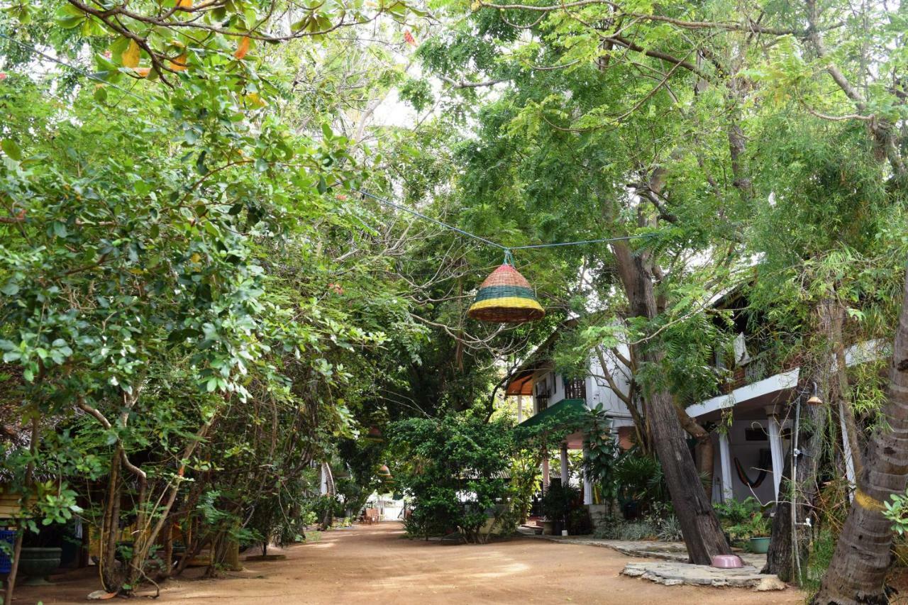 Rupa's Hotel Arugam Bay Bagian luar foto