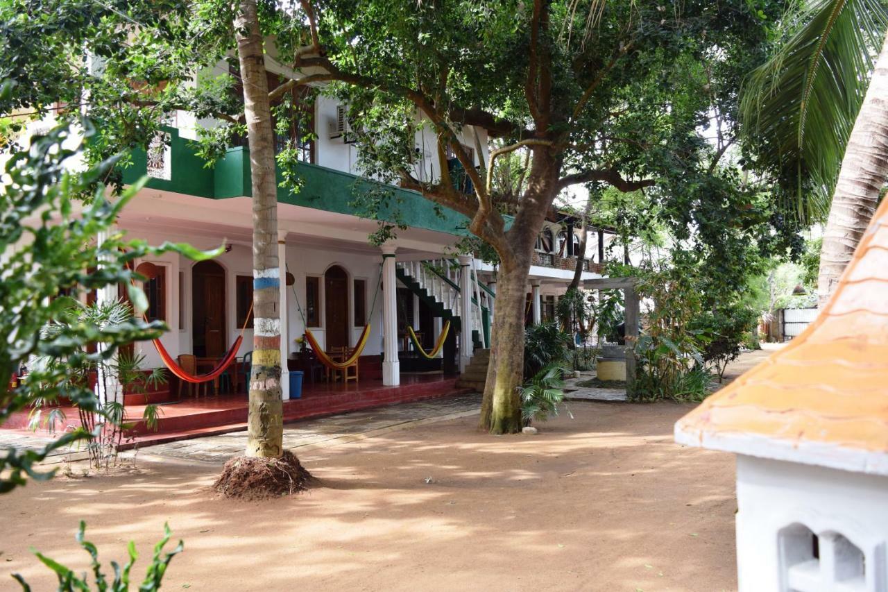 Rupa's Hotel Arugam Bay Bagian luar foto